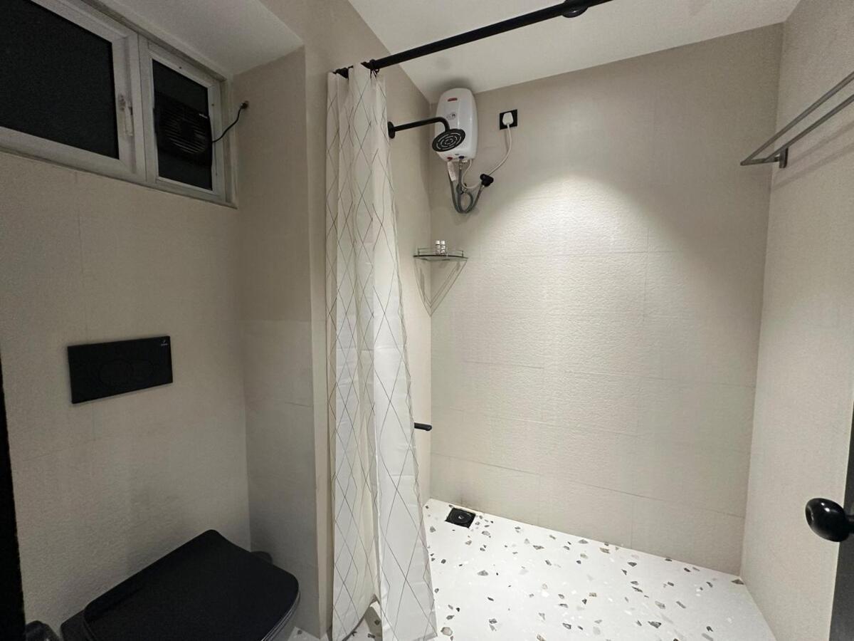 Plush Bandra West - Luxury 2bhk & Study Apartament Bombaj
