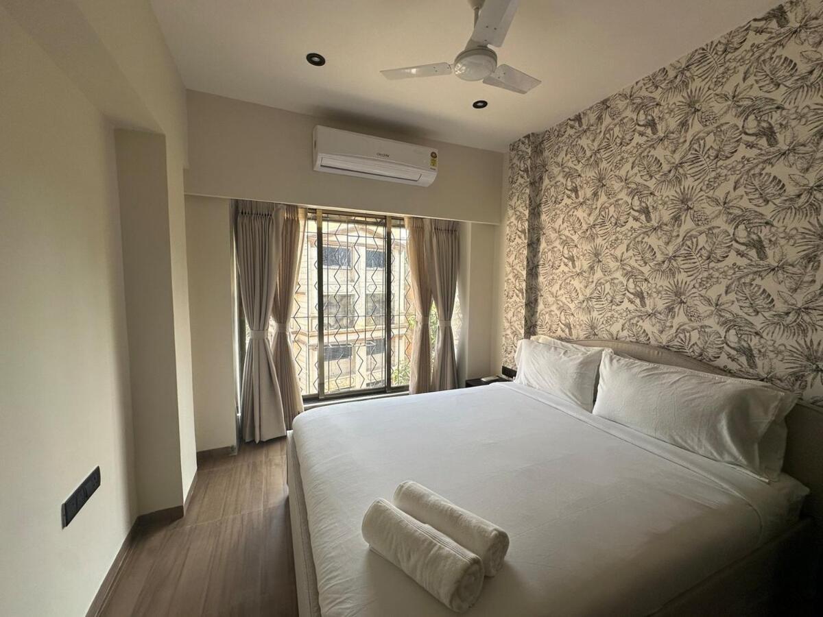 Plush Bandra West - Luxury 2bhk & Study Apartament