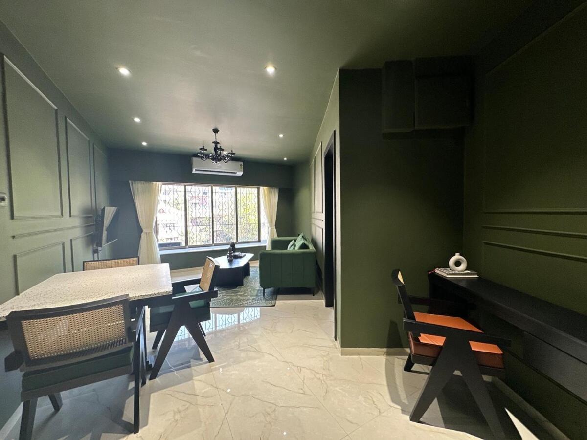 Plush Bandra West - Luxury 2bhk & Study Apartament